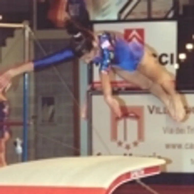 Allenamento di ginnastica artistica al Palasport di Foligno