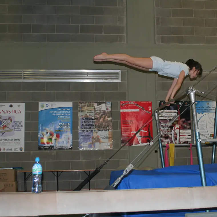 Allenamento di ginnastica artistica al Palasport di Foligno