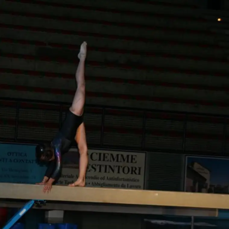 Allenamento di ginnastica artistica al Palasport di Foligno