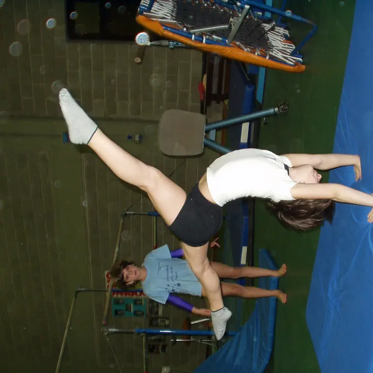 Allenamento di ginnastica artistica al Palasport di Foligno